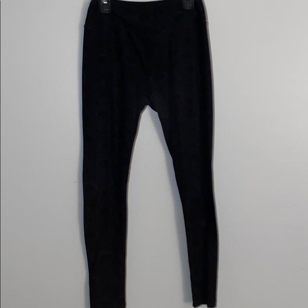 Black leggings with design